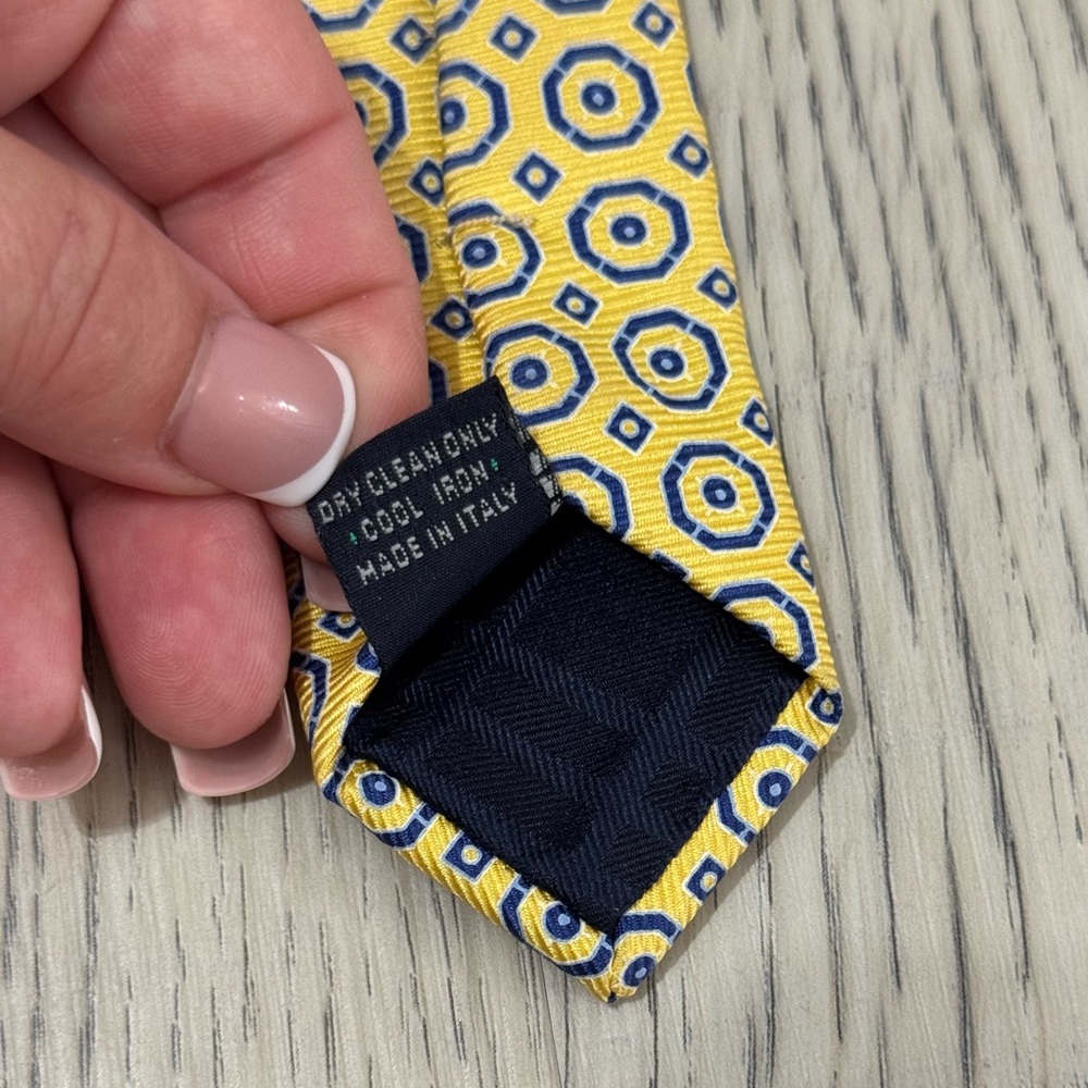 NEW BURBERRY LONDON 100% SILK Yellow Geometric Print Tie - Made In Italy $245 - Picture 6 of 10